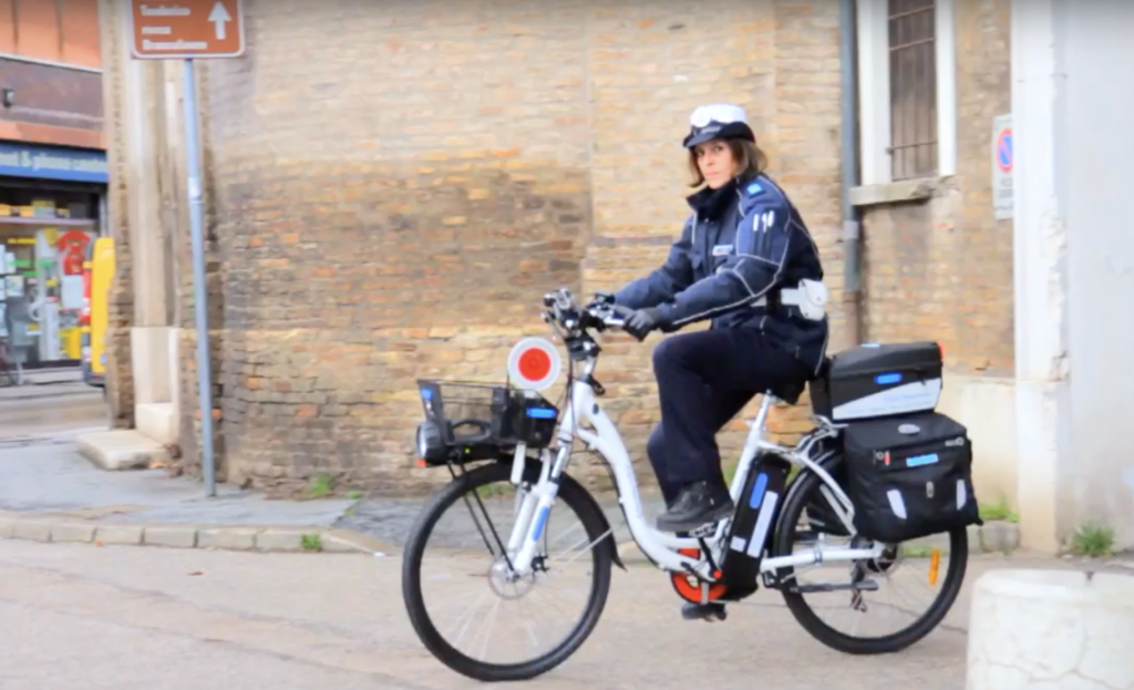 Concilia Mobike, bici elettrica per i corpi di Polizia Municipale del Gruppo Maggioli - screenshot from YouTube